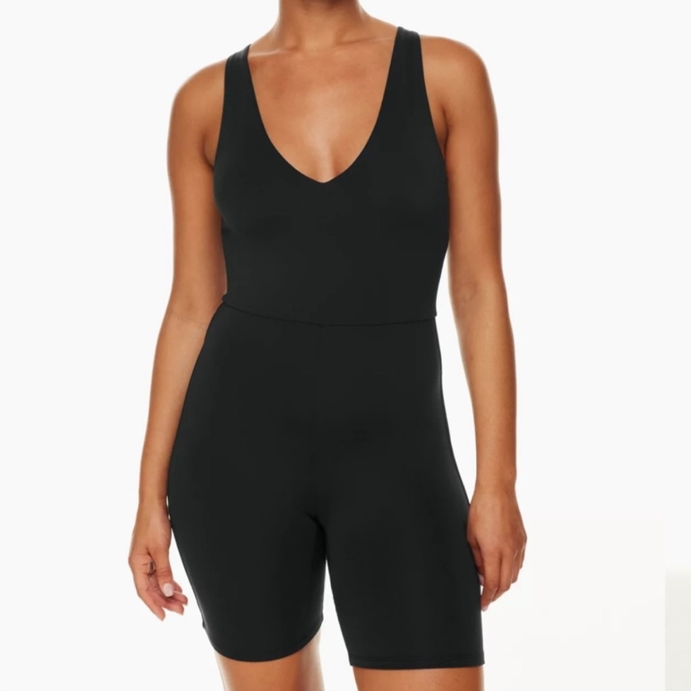 NWT Aritzia Babaton Contour V-Neck Romper, XS, Black